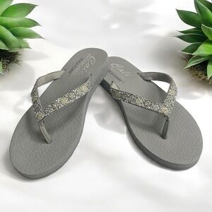 Women's Skechers Yoga Foam Sandals Jewels Size 8.5